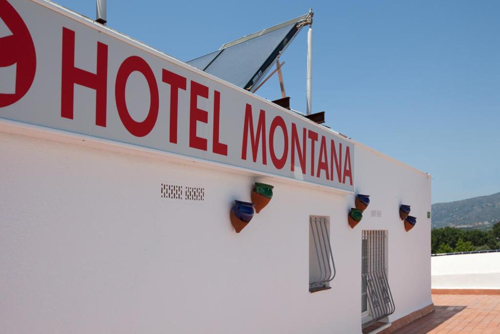 Hotel Montana Roses Kültér fotó